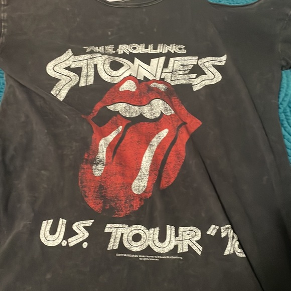 Distressed like new Rolling Stones band tee - Picture 6 of 8